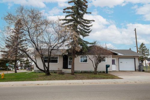 9702 119 Ave, Grande Prairie, AB, T8V3P8 | Card Image