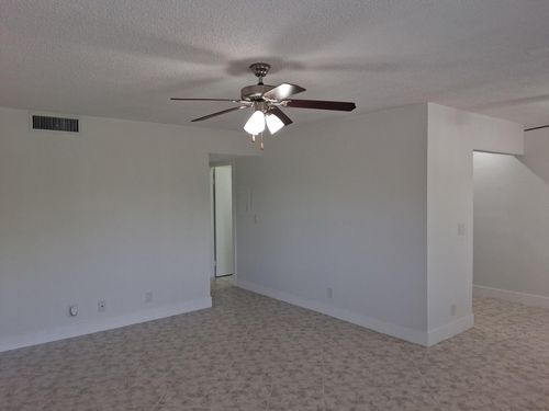 303-2100 Springdale Blvd, Palm Springs, FL, 33461-6385 | Card Image