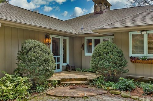 521 Azalea Ln, Cashiers, NC, 28717-0030 | Card Image