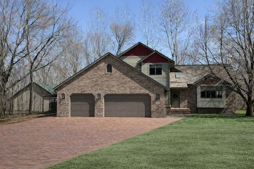 14205 Julliard St Ne, Forest Lake, MN, 55025-8418 | Card Image