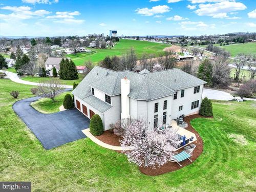 750 Rydell Dr, DALLASTOWN, PA, 17313-9705 | Card Image