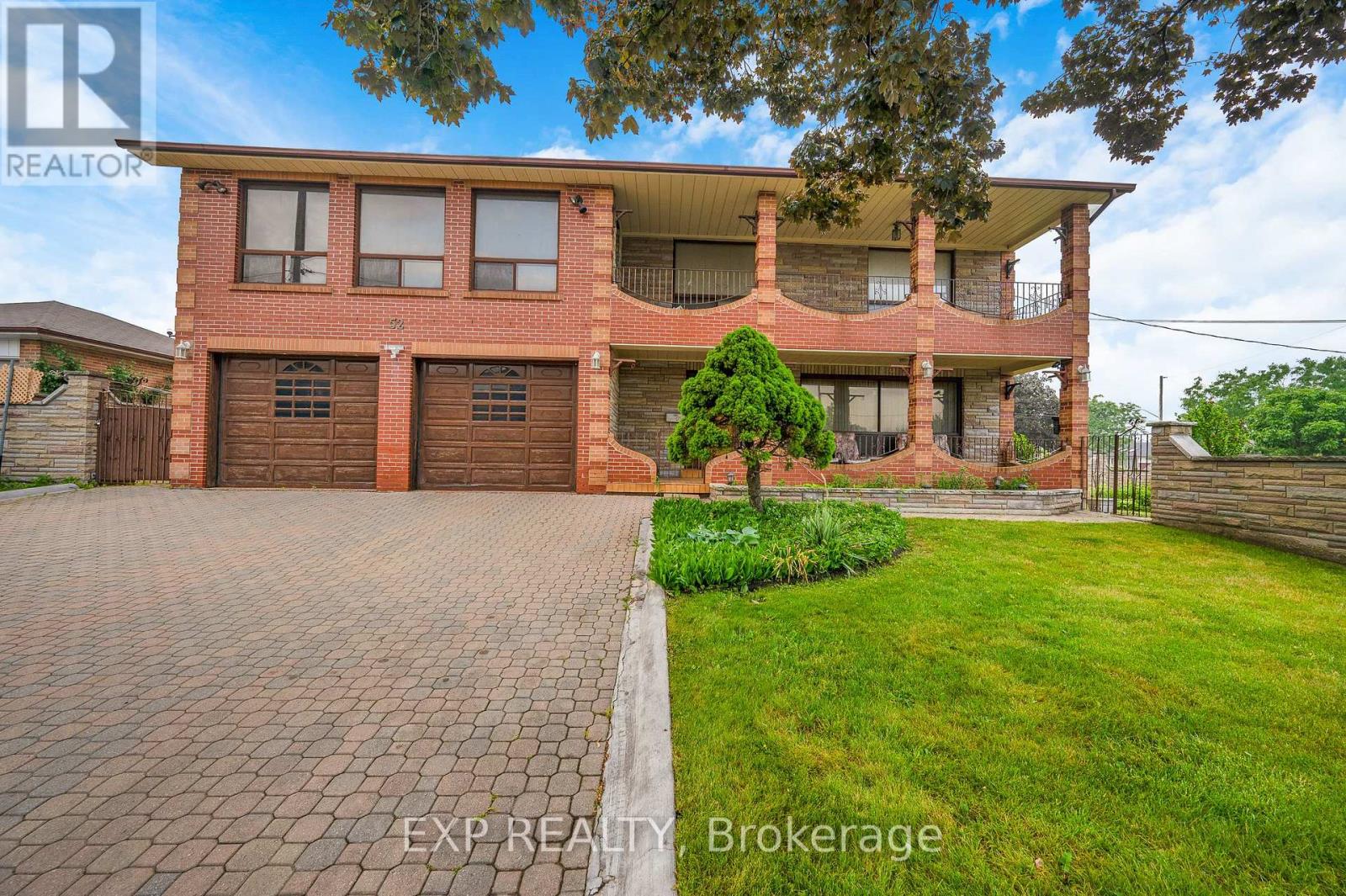 Residential in Toronto (Humbermede) 5