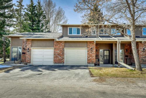 55 - 10001 Brookpark Boulevard Sw, Home with 3 bedrooms, 1 bathrooms and 2 parking in Calgary AB | Card Image