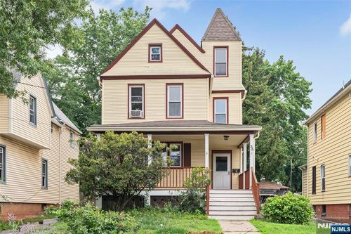 35 Park Ave, Dumont, NJ, 07628-3003 | Card Image
