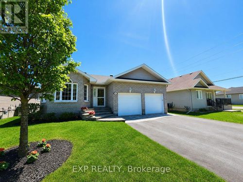 107 Ferrara Dr, Smiths Falls, ON, K7A0A2 | Card Image