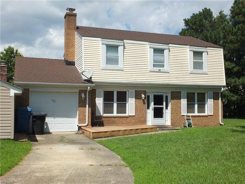 924 Woodhue Ct, Virginia Beach, VA, 23452-4823 | Card Image