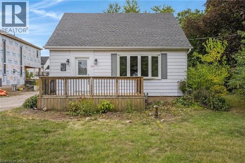 250 Northumberland St, Ayr, ON, N0B1E0 | Card Image