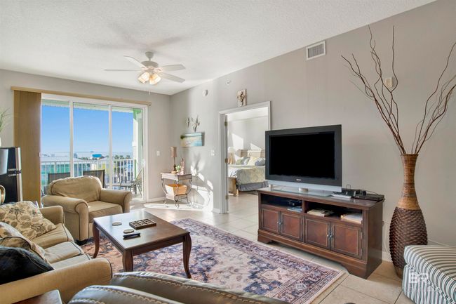 Living Room | Image 12