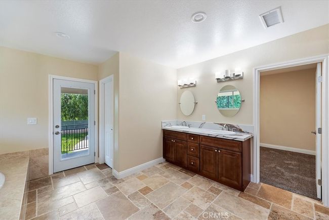 Primary bath | Image 22