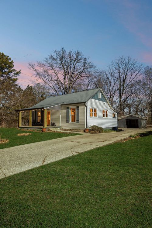 5704 Pumpkin Pie Ln, Chattanooga, TN, 37409-2231 | Card Image