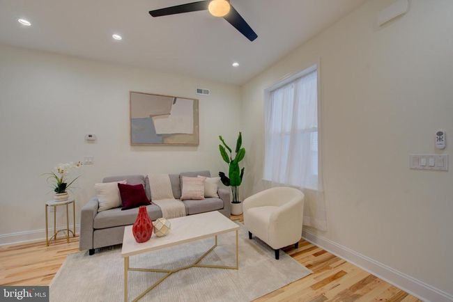 921 S Conestoga St, Townhouse with 3 bedrooms, 2 bathrooms and null parking in PHILADELPHIA PA | Image 6