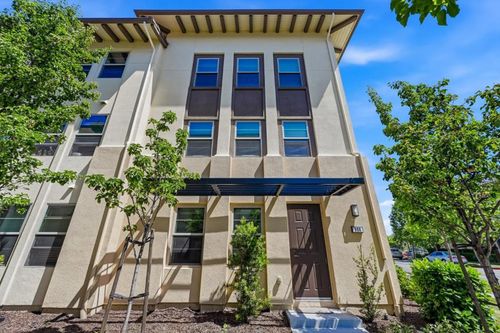 998 Arrowleaf Pl, San Jose, CA, 95131-1355 | Card Image