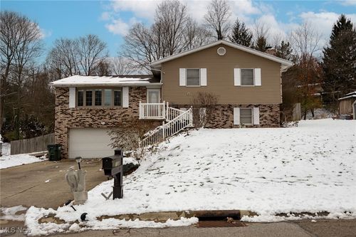 108 Westminster Dr, Saint Clairsville, OH, 43950-1657 | Card Image