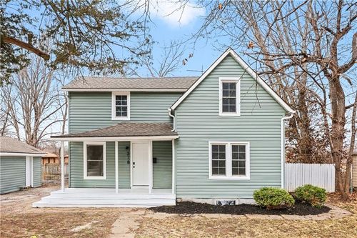 318 E Nichols St, Spring Hill, KS, 66083-8503 | Card Image