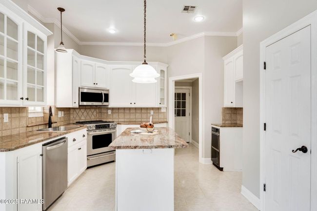 25-web-or-mls-110 Yorkshire Circle-24 | Image 10