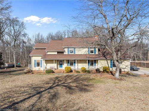 2201 Hunters Ridge Dr, Pleasant Garden, NC, 27313-9571 | Card Image