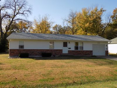 419 S Maple St, House other with 3 bedrooms, 1 bathrooms and null parking in CENTRALIA MO | Image 1