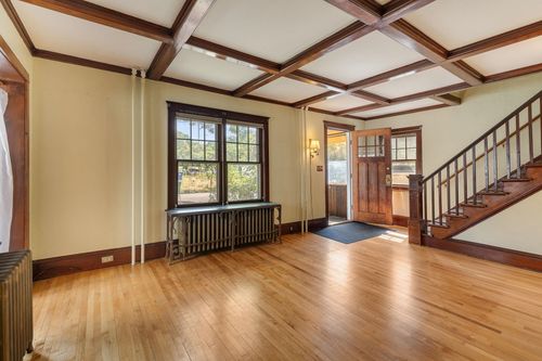 135 Charlotte St, Burlington, VT, 05401-4842 | Card Image