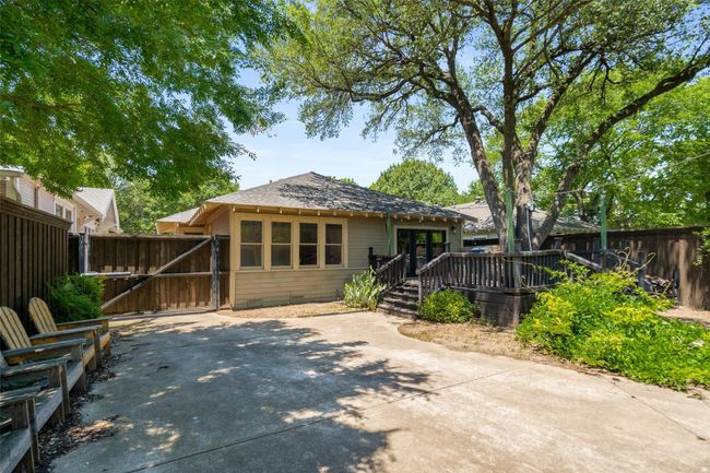 422 S Winnetka Ave, House other with 3 bedrooms, 2 bathrooms and null parking in Dallas TX | Image 35