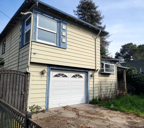 9500 Golf Links Rd, Oakland, CA, 94605-3536 | Card Image