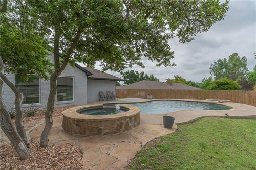 1213 Pine Oak Drive, Edmond, OK, 73034 | Card Image