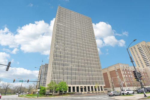 apt-12e-6700 South Shore Dr, CHICAGO, IL, 60649-1312 | Card Image