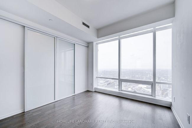 6108 - 1 Bloor St E, Condo with 2 bedrooms, 2 bathrooms and 1 parking in Toronto ON | Image 29