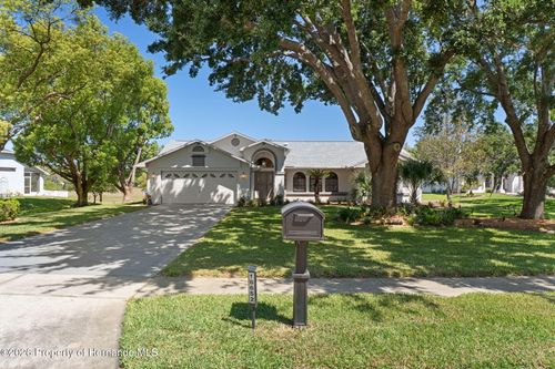 18652 Autumn Lake Blvd, Hudson, FL, 34667-6473 | Card Image