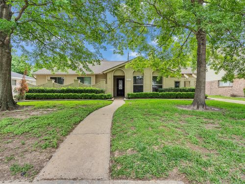 2811 Quincannon Ln, Houston, TX, 77043-1603 | Card Image