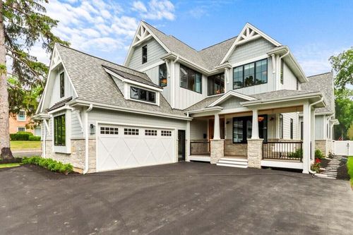 1229 W Main St, Lake Geneva, WI, 53147-1712 | Card Image