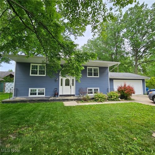 845 Dunny Ave, Sheffield Lake, OH, 44054-2132 | Card Image