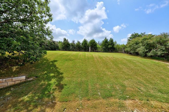 Large yard creating a sense of privacy | Image 35