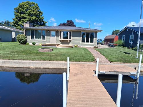 10558 S Bouse Drive, Silver Lake, IN, 46982 | Card Image