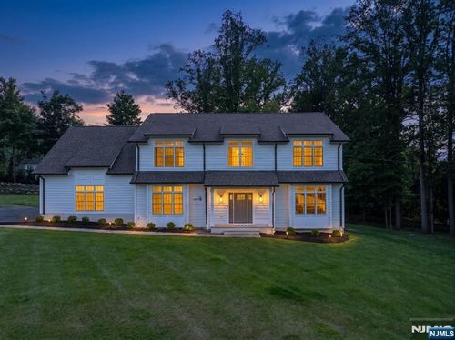 28 Drake Ln, Upper Saddle River, NJ, 07458-2106 | Card Image