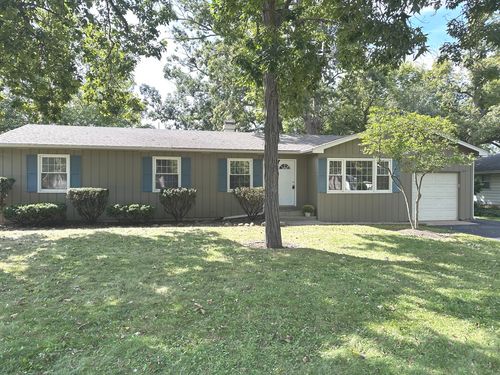 6815 Meadow Dr, Crystal Lake, IL, 60012-3237 | Card Image