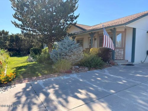 220 Mia Dr, Sparks, NV, 89436-7911 | Card Image