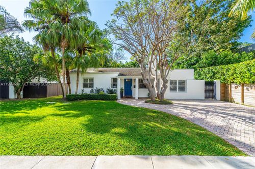4072 Park Ave, Miami, FL, 33133-6352 | Card Image