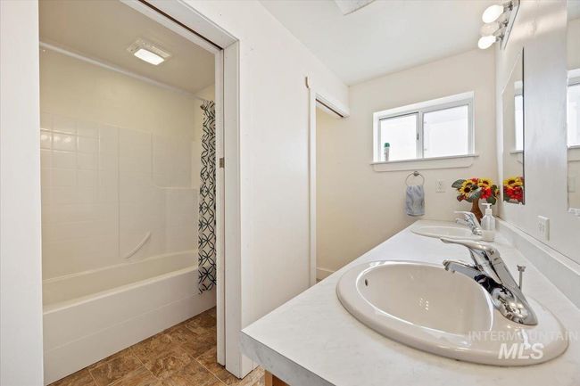 321 S 600 E, House other with 6 bedrooms, 3 bathrooms and 2 parking in Jerome ID | Image 42