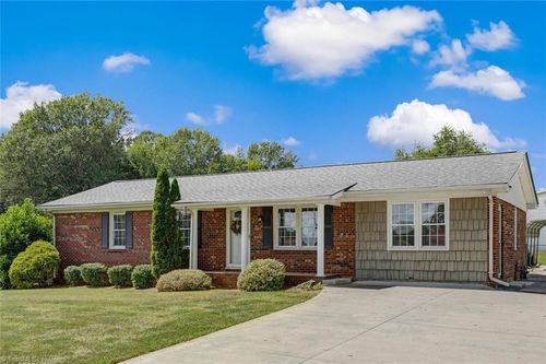 122 Legrande Dr, Eden, NC, 27288-7565 | Card Image