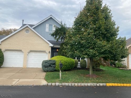 12 Wintons Way, Monroe Twp, NJ, 08831-2615 | Card Image