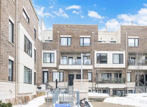 402-8 Drummond Street, Etobicoke, ON, M8V1Y8 | Card Image