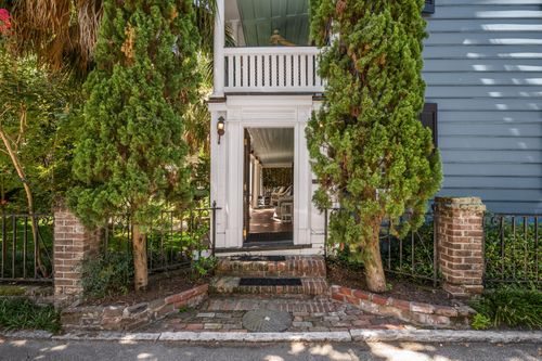 7 Greenhill St, Charleston, SC, 29401-2310 | Card Image