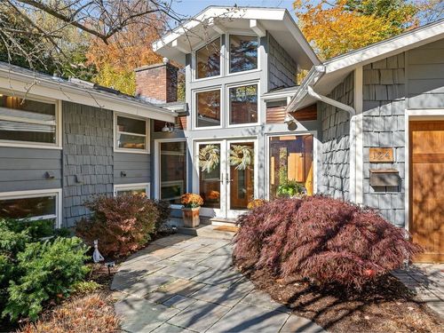 124 Prospect Pkwy, Burlington, VT, 05401-4148 | Card Image