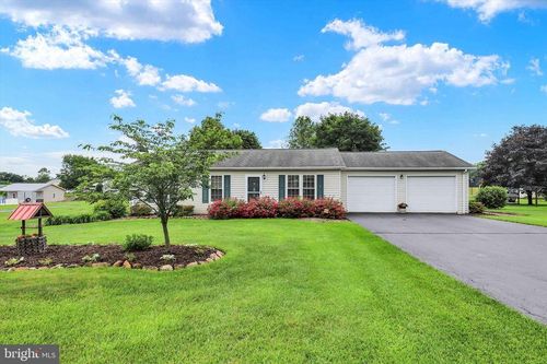 10231 Cardinal Dr, Orrstown, PA, 17244-8602 | Card Image