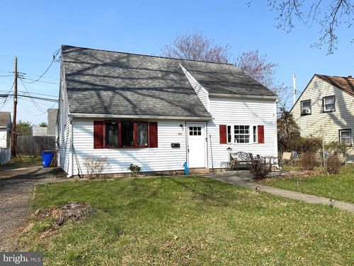 321 W Chestnut St, POTTSTOWN, PA, 19464-6407 | Card Image