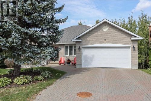 18 Saturn Crt, Sudbury, ON, P3E6B8 | Card Image