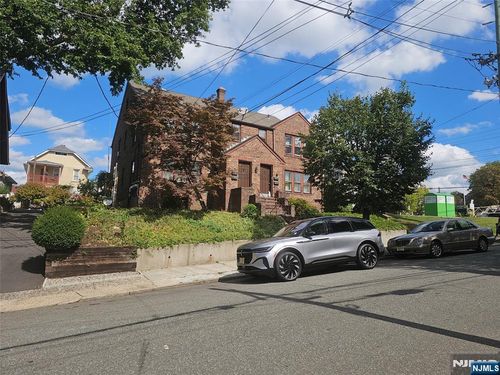 75 E Fort Lee Road, Bogota, NJ, 07603 | Card Image