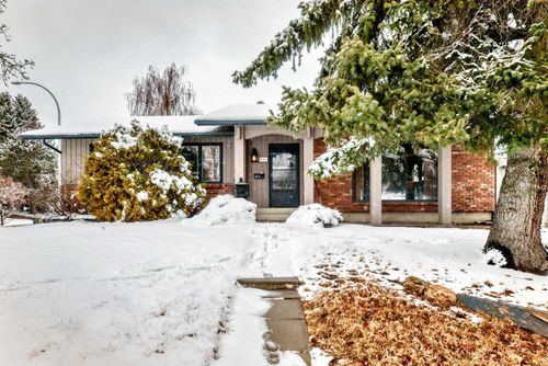 844 Lake Ontario Dr Se, Calgary, AB, T2J3K1 | Card Image