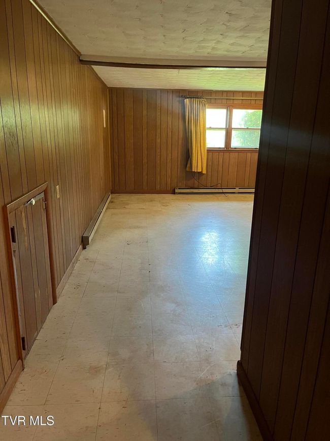 211 Overview Loop, House other with 3 bedrooms, 3 bathrooms and null parking in Jonesville VA | Image 33