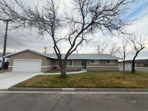 806 Wilson Ave, Battle Mountain, NV, 89820-2160 | Card Image